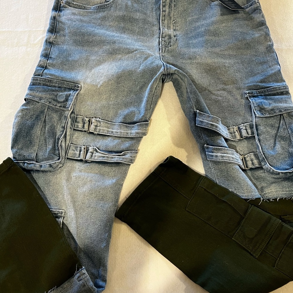 Stylish Two-Tone Cargo Jeans Forever 21 size 38